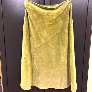 Washable Suede skirt in pristine condition. Size 10.